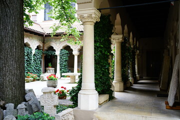 Fototapeta premium Cloister of Stavropoleos Monastery, Bucharest, Romania
