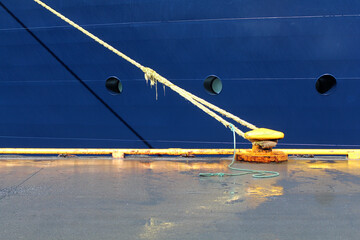 Mooring rope in the boat port