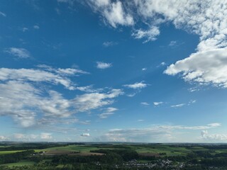 Wolkengebilde an einem Sommertag