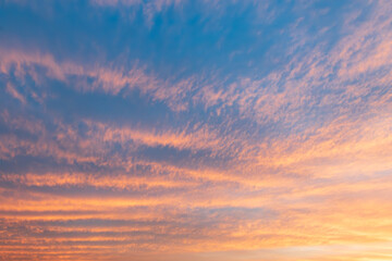 燃える優しい色の空