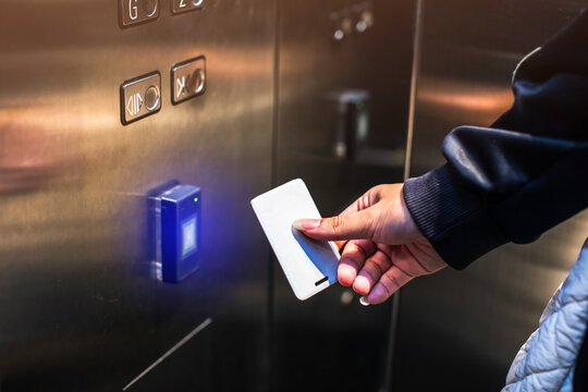 Scan the Smart Card at the elevator to specify your destination floor. Security systems in condominiums or office buildings. Passenger lift security. - Powered by Adobe