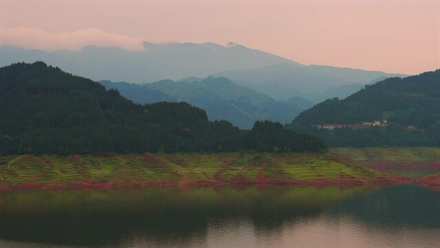Yawu Lake under the Wawu Mountain, in Meishan City of southwest China&rsquo;s Sichuan Province