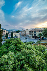Fototapeta premium Abendrunde durch die antike Altstadt von Alcúdia inkl. einen fantastischen Sonnenuntergang auf der Balleareninsel Mallorca - Spanien
