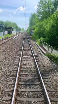 Zugfahrt, Perspektive aus dem Fenster