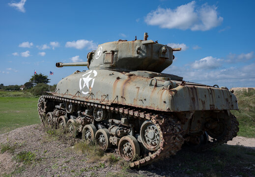 M4 Sherman M4A1(76)W HVSS medium tank with a T23 turret