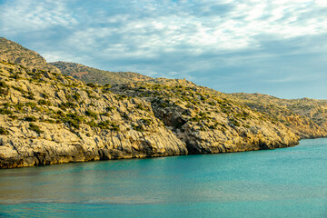 Abendwanderung zum Puig de I'Águila vor den Toren der Bucht von Cala Sant Vicenç auf der Balearen...