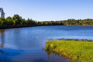Obraz premium Barrage-poids du lac de Saint-Ferréol, classé au Patrimoine Mondial de l’UNESCO