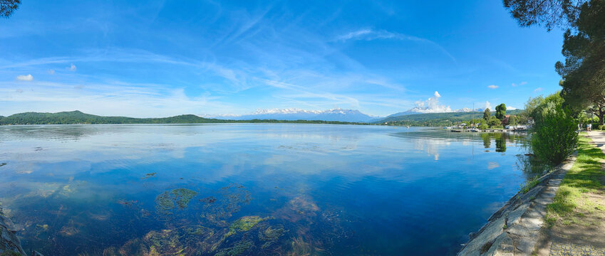 lago di viverone in italia, viverone lake in italy 