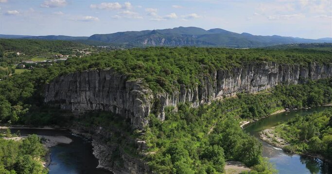 la for&ecirc;t du Cirque de Gens au Gorges de l'Ard&egrave;che