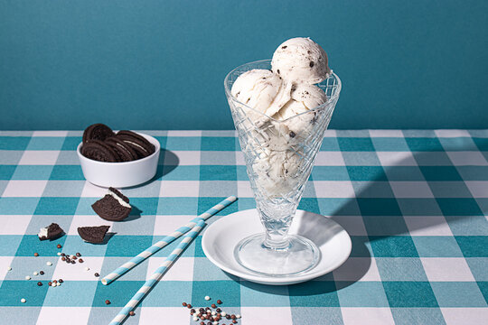 Cookies and Cream Ice Cream with Chocolate Biscuits