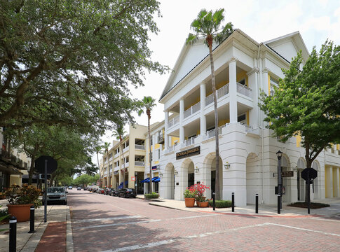 Baldwin Park, a picturesque neighborhood with beautiful homes, friendly people, and a shopping area on the side of the lake in Orlando, Florida, USA. 