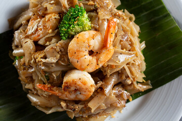 A top down view of a plate of pad see ew.