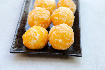 Thai snack, Fried mung bean stuffed balls