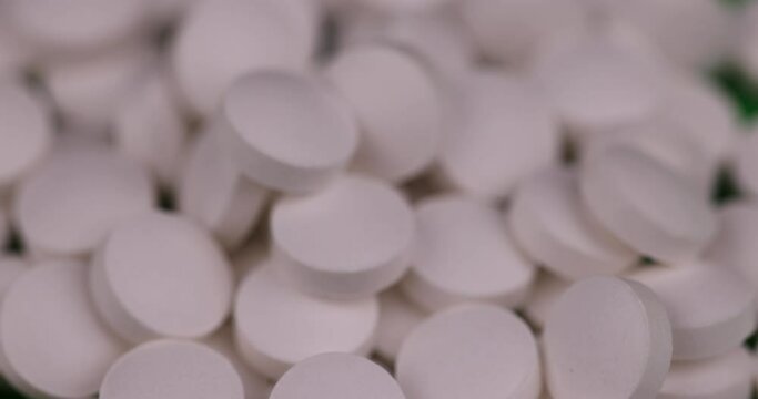 white tablets for the treatment of diseases, modern white medicinal tablets in large quantities