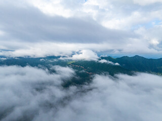 Obraz premium Clouds and mist in the valley