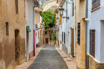 Obraz premium Charming Cobblestone Streets in the Historic Old Town of Oropesa del Mar, Spain