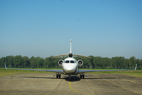 front view Dassault Falcon 7X three engine long range corporate jet 