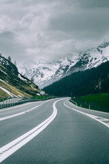 Fototapeta premium road to the mountains