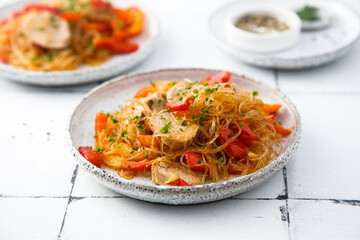 Noodles with pork and vegetables