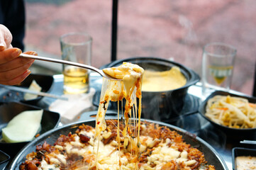 치즈 철판 볶음밥 한 스푼