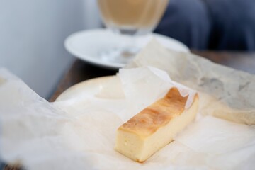 おやつの小さなチーズケーキ