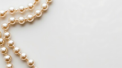 Fototapeta premium gem, pearl, jewellery, necklace, white, accessory, background, elegant, luxury, gift, bead, fashion, elegance, glamour, beautiful, decoration, macro, closeup, expensive, precious, romantic, string, be