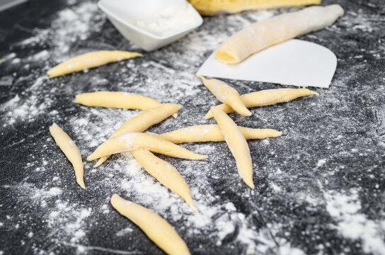 Schupfnudel Bubaspitzle Schupfnudeln Herstellung Schritte Teig selbst gemacht geformt 
