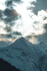 Bergmassiv im Winter Tirol