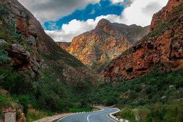 Another bend in the Meiringspoort pass near Witfonteindrif (White fountain or White house drift)...