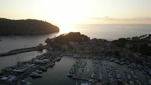 Aerial video over Avinguda de Gabriel Roca i Garc&iacute;as, Palma de Mallorca island, Spain