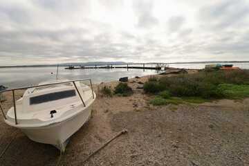 Fototapeta premium Le port, village de Bages, département de l'Aude, France