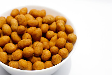 Coconut cream coated peanuts snack