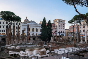 Obraz premium View of Largo di Torre Argentina in Rome, Italy, showing ancient Roman temples and remnants of Pompey's Theatre, where Julius Caesar was assassinated.