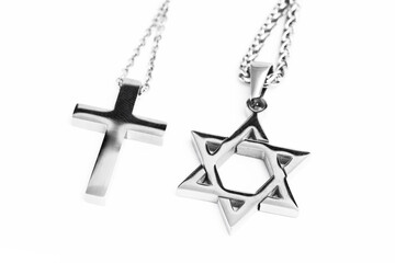 Jüdischer Davidstern und christliches Kreuz