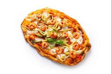 Deliziosa pinsa romana condita con mozzarella, sugo, gamberetti e zucchine, cibo italiano 