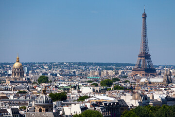 Fototapeta premium Paris cityscape with the Eiffel Tower and the Invalides