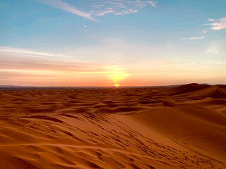 Sonnenaufgang in der Sahara