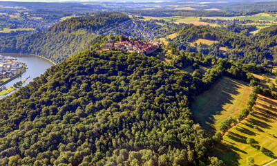 Luftaufnahme der Burgfeste Dilsberg in Neckargemuend im UNESCO-Global-Geopark Bergstrasse-Odenwald; Baden-Wuerttemberg; Neckartal, Odenwald, Deutschland, Europa.
