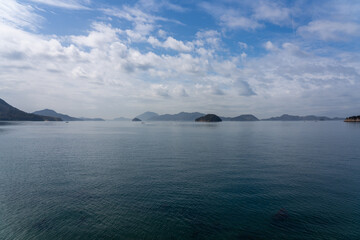 広島の大久野島（うさぎの島）の展望台からの海の光景