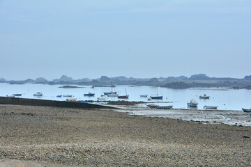Magnifique paysage de mer sur la côte de Plougrescant en Bretagne - France