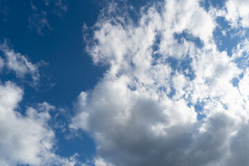 Obraz premium Blue Sky with White Clouds, Sunny Cloudy Sky Texture Background, Fluffy Clouds Pattern, Sunny Cumulus