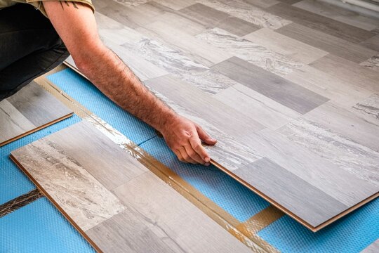 LOCK type laminate lock connection - how to lay a floating floor