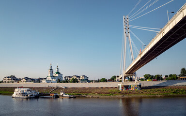 Obraz premium view of the northern part of Tyumen and the bridge of lovers