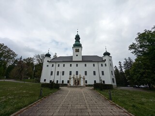 Fototapeta premium Trest castle and surrounding castle park a historical landmark in the Czech countryside Vysocina Bohemia