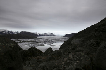 Landschaftsbild auf Island am Hoffelsjökull, Gletschersee