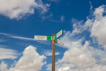 Provincia de Alicante - Novelda en la comarca del Medio Vinalopó, Santuario de Santa María Magdalena, castillo y Clots de la sal