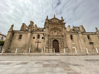 Arquitectura urbana, catedral de la ciudad de Puerto de Santa María, España. 