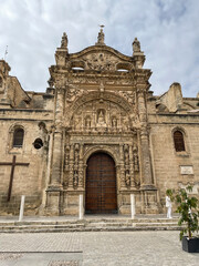 Arquitectura urbana, catedral de la ciudad de Puerto de Santa María, España. 