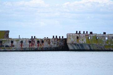 Obraz premium Concrete Ships at Kiptopeke State Park