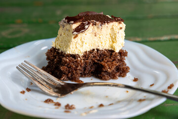 Montenegro: Köstliche nationale Süßspeise (mit Gabel)